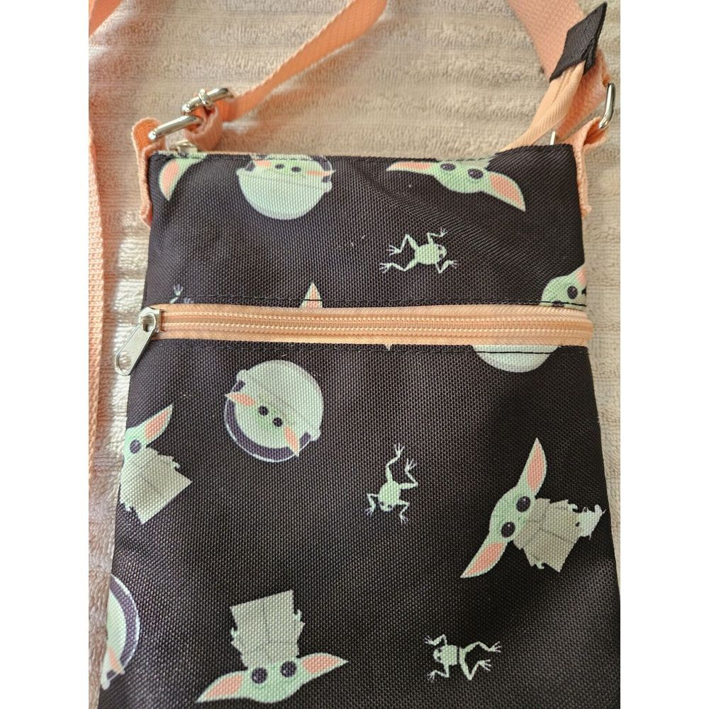Bioworld Passport Crossbody Bag Star Wars‎ The Mandalorian The Child Grogo EUC